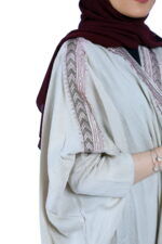 عبايه تطريز قطري بيج بشت