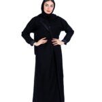 ⁦عبايه لف بياقة محدده بشريط كاروهات اسود⁩ - الصورة ⁦2⁩