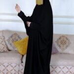 عباية راس مشلح مغلق باكمام تطريز مخفى