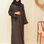 ⁦عبايه بليزر كريب لنن اسود⁩ - الصورة ⁦2⁩