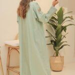 ⁦عبايه كريب تيفاني بياقة بليزر⁩ - الصورة ⁦4⁩