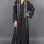 ⁦عبايه كريب بتطريز شك من امام سندس⁩ - الصورة ⁦4⁩