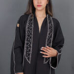 ⁦عبايه كريب بتطريز شك من امام سندس⁩ - الصورة ⁦2⁩