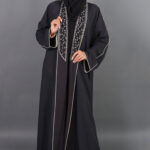 عبايه كريب بتطريز شك من امام سندس