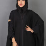 عباية بشت إماراتي لف – أسود فخم بتحديد أنيق