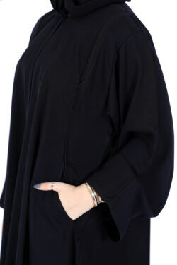 عباية بلاك بيري كلوش طقطق من الامام وبجيوب