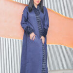 ⁦عبايه فروه شتوي كحلي⁩ - الصورة ⁦3⁩