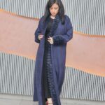 ⁦عبايه فروه شتوي كحلي⁩ - الصورة ⁦2⁩