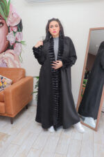 ⁦عباية فروه شتوي اسود 2224⁩ - الصورة ⁦3⁩