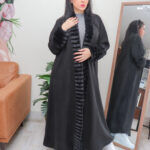 ⁦عباية فروه شتوي اسود 2224⁩ - الصورة ⁦8⁩
