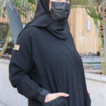 ⁦‎عباية كريب ملكي بجيوب أمامية و أكمام مطاط⁩ - الصورة ⁦5⁩