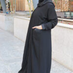 ⁦‎عباية كريب ملكي بجيوب أمامية و أكمام مطاط⁩ - الصورة ⁦4⁩