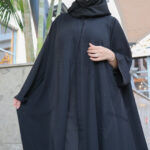 ⁦عبايه كلوش منسوجة بقماش نواعم مطرزه بخيوط اسود مخفى⁩ - الصورة ⁦4⁩