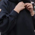 عبايه مغلقه و بكمام مطاط مشجره