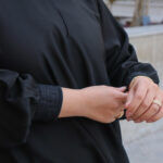 ⁦عبايه مغلقه و بكمام مطاط مشجره⁩ - الصورة ⁦4⁩