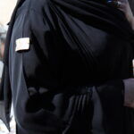 ⁦عباية كلوش نواعم بشك على الأكمام و الأجناب بشكل مميز⁩ - الصورة ⁦3⁩