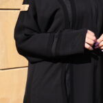 ⁦عبايه مزينه بفايفين كلاسيك⁩ - الصورة ⁦2⁩