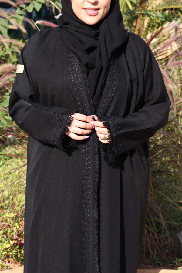 ⁦عبايه مزينه بارى مبتكره من امام⁩ - الصورة ⁦4⁩