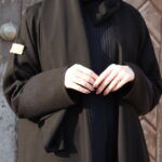 عباية اماراتي بخيوط مبتكره بلون الكحلي