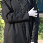 ⁦عبايه مفتوحة بطبقة داخلية مع ربطة جانبية بلياقه⁩ - الصورة ⁦2⁩