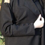 ⁦عبايه مفتوحة بطبقة داخلية مع ربطة جانبية بلياقه⁩ - الصورة ⁦7⁩