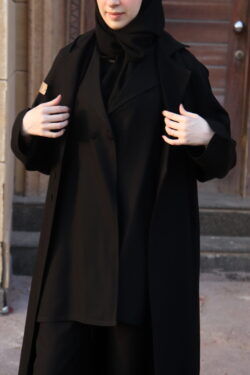 عباية أسود 2 طقم ثلاث قطع قماش كريب واقف