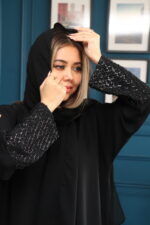 ⁦عبايه بشك ازدهار على اكمام بخرز لامع⁩ - الصورة ⁦4⁩