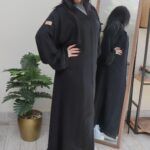 ⁦عبايه كلوش بفصوص محددة من الأكمام⁩ - الصورة ⁦4⁩