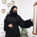 ⁦عبايه كلوش بفصوص محددة من الأكمام⁩ - الصورة ⁦9⁩