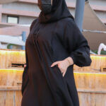 ⁦عباية مقفل بلاك بيري بكسرة كلوش بجيوب امامى واكمام مطاط مميزه⁩ - الصورة ⁦6⁩