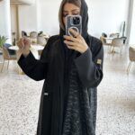 ⁦عبايه بليزر مندمجة بدانتيل من خلف وامام⁩ - الصورة ⁦3⁩