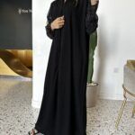 ⁦عبايه اماراتي مزينه بكم منفصل⁩ - الصورة ⁦2⁩