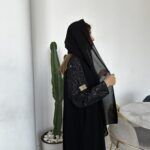 ⁦عبايه اماراتي مزينه بكم منفصل⁩ - الصورة ⁦5⁩