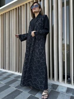 عباية بليزر مندمجة بدانتيل بقماش فاخر