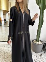 ⁦عبايه بأكمام جلد لون اسود⁩ - الصورة ⁦4⁩