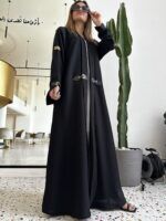 عبايه بأكمام جلد لون اسود