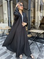 ⁦عبايه كلوش مزينه بفصوص على اطراف محدد⁩ - الصورة ⁦3⁩