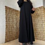 ⁦عبايه شك بخيوط مخفى اسود على اكمام⁩ - الصورة ⁦5⁩