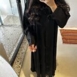 ⁦عبايه شك بخيوط مخفى اسود على اكمام⁩ - الصورة ⁦3⁩