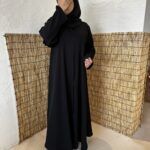 ⁦عبايه شك بخيوط مخفى اسود على اكمام⁩ - الصورة ⁦4⁩