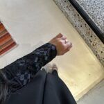 ⁦عبايه بشك زاهية على اكمام بلون اسود⁩ - الصورة ⁦12⁩