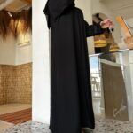 ⁦عبايه بشك زاهية على اكمام بلون اسود⁩ - الصورة ⁦11⁩