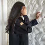 ⁦عبايه بشك زاهية بلون كحلي على اكمام⁩ - الصورة ⁦7⁩