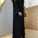 ⁦عبايه مزينه بشك مخفي من اكمام واسفل العبايه⁩ - الصورة ⁦4⁩