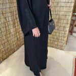 ⁦عبايه مزينه بشك مخفي من اكمام واسفل العبايه⁩ - الصورة ⁦6⁩