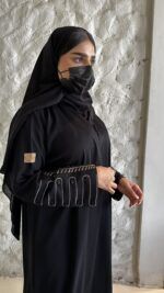 ⁦عبايه بشك سندس على اكمام مزينه بلون النحاسي⁩ - الصورة ⁦3⁩