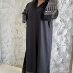 ⁦عبايه مطرزه من اكمام اسفل بلون النحاسي⁩ - الصورة ⁦7⁩