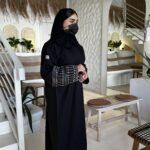 ⁦عبايه مطرزه من اكمام اسفل بلون النحاسي⁩ - الصورة ⁦5⁩