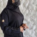 عبايه بشك سندس مزينه على اكمام بلون الكحلي