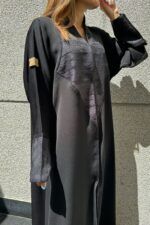 ⁦عبايه كتف منسوجه من امام بقماش جاكار⁩ - الصورة ⁦12⁩